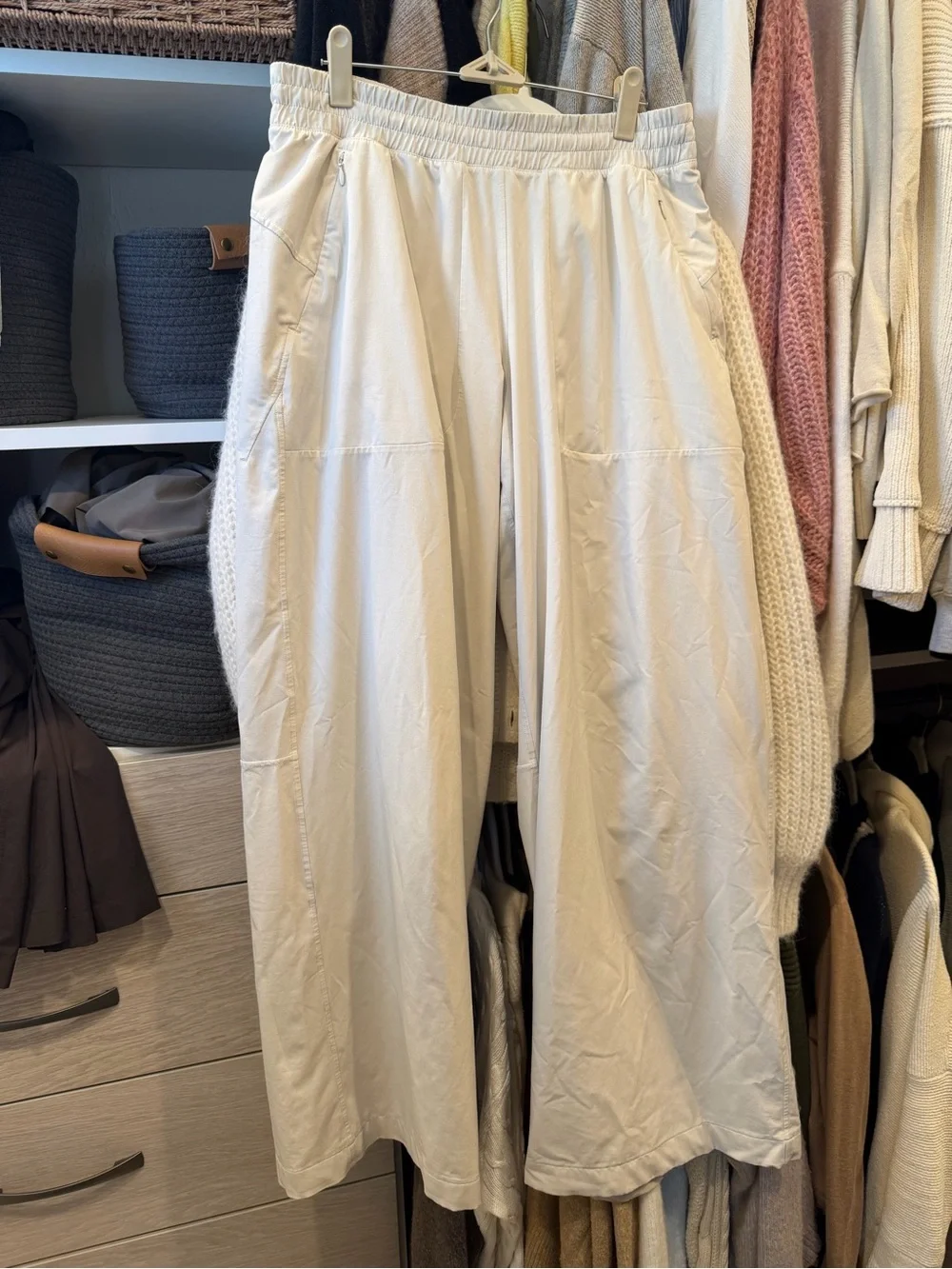 Lululemon Swift Wide-Leg Mid-Rise
Pant *Full Length - Picture 2 of 3